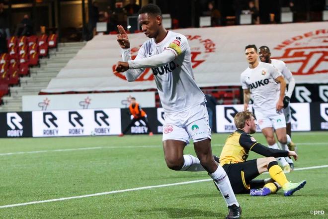 中表现出色 中表现出色