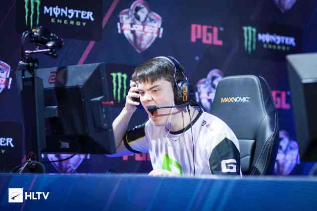 锋线防守 锋线防守